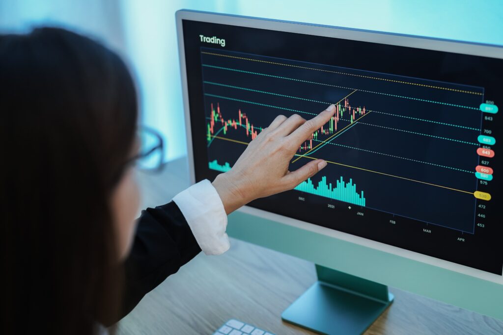 Hedge Funds vs. Mutual Funds